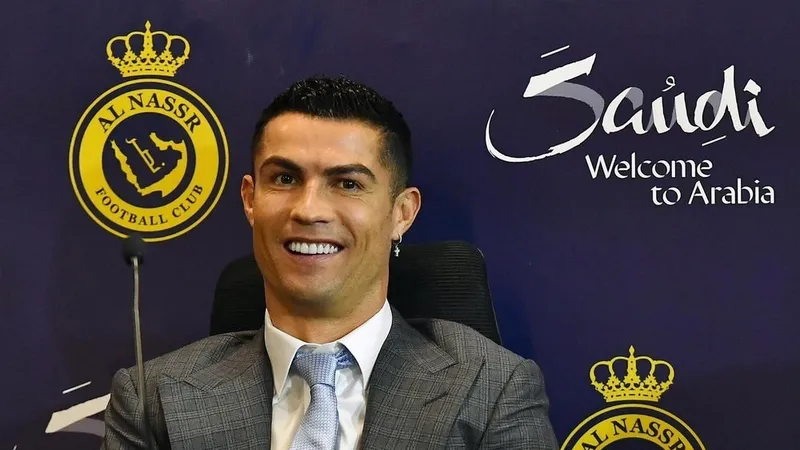 Ronaldo chiếm lĩnh vị trí dẫn đầu của Forbes nhờ mức lương khủng ở Al Nassr