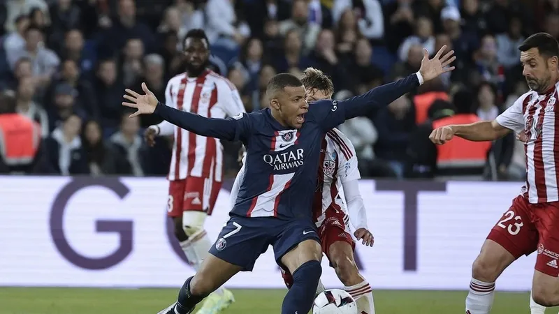 Kylian Mbappe đã sẵn sàng rời PSG