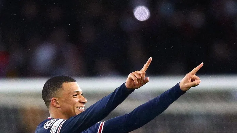 Kylian Mbappe đã thực sự phản bội lòng tin của PSG