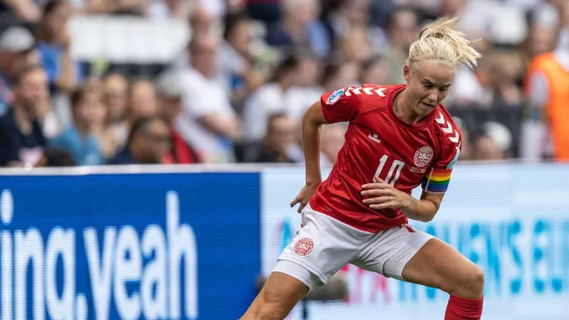 Pernille Harder sẽ đưa Đan Mạch vào vòng knock-out