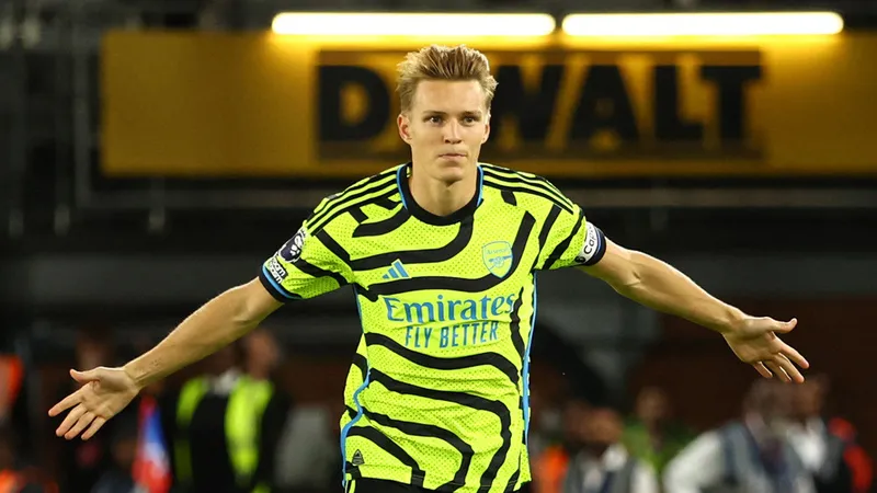 Martin Odegaard cảnh báo các đồng đội về quy tắc mới của Premier League
