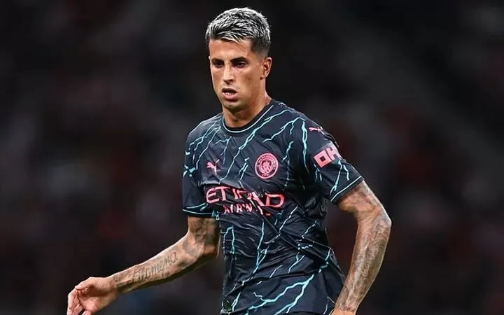 Joao Cancelo đã sẵn sàng gia nhập Barcelona