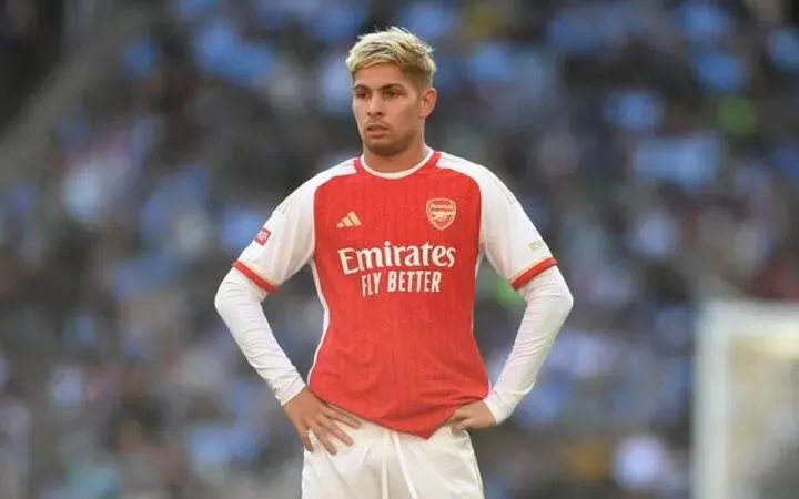 Emile Smith Rowe không muốn mài đũng quần trên băng dự bị