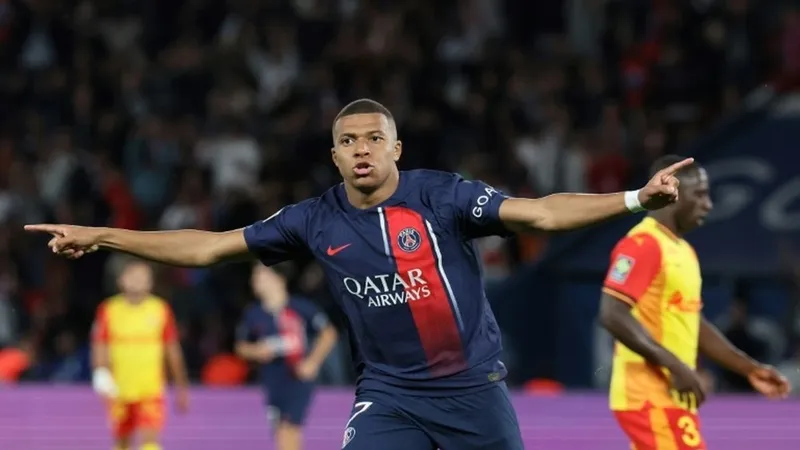Truyền thông loan tin: Real Madrid đáp ứng yêu cầu chuyển nhượng Mbappe của PSG
