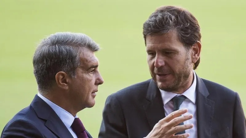 Chủ tịch Juan Laporta và Mateu Alemany