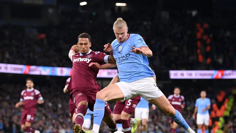 Erling Haaland phải gánh vác trọng trách ghi bàn trên sân West Ham