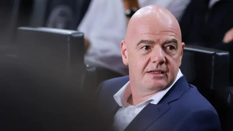 Chủ tịch FIFA Gianni Infantino đã phải lên tiếng