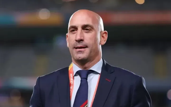 Luis Rubiales đã gây ra scandal lớn nhất trong năm
