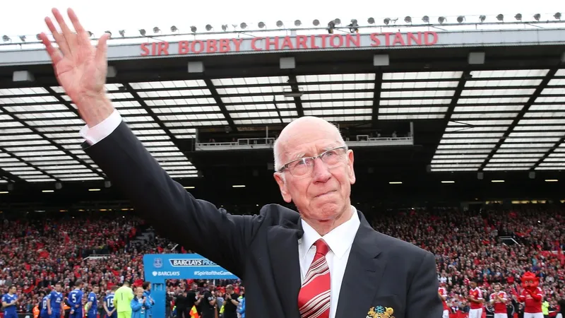 Sir Bobby Charlton vĩ đại của Manchester United 