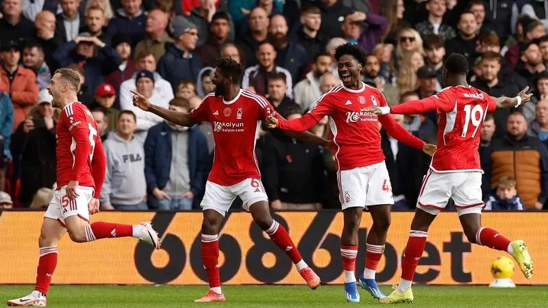 Nottingham Forest ăn mừng chiến thắng đầu tiên mùa này