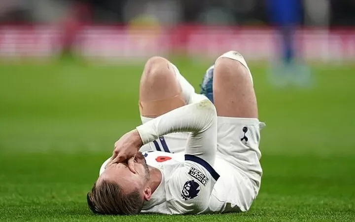 James Maddison dính chấn thương trong trận thua Chelsea