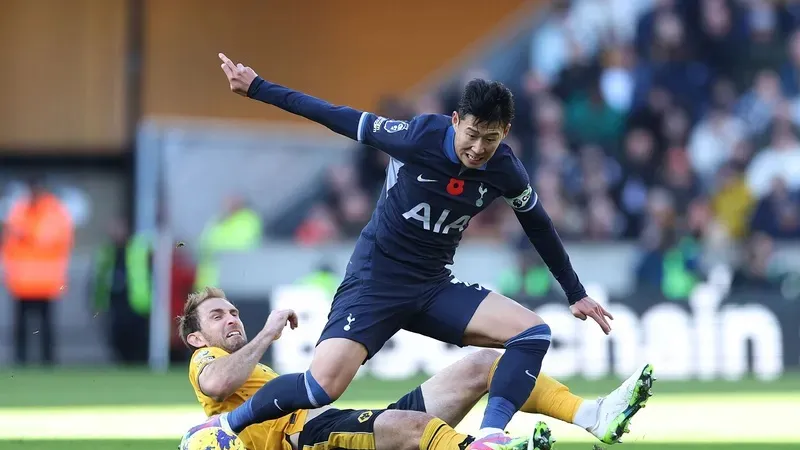 Son Heung-Min vất vả trước Creek Downson