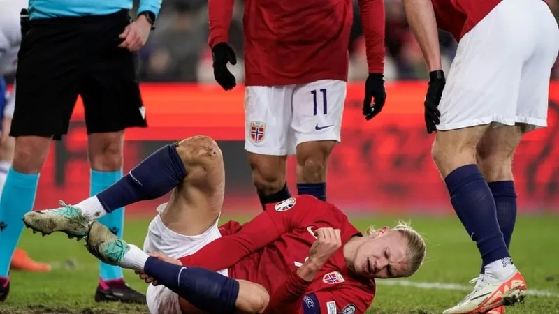 Erling Haaland bỏ lỡ trận gặp Scotland