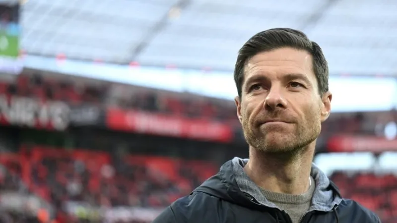 Xabi Alonso đang là mục tiêu mời gọi của Real Madrid và Liverpool