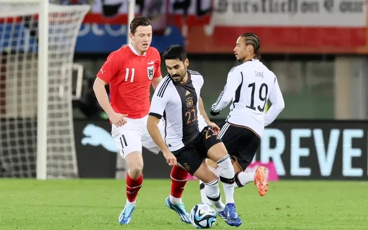 Ilkay Gundogan chơi mờ nhạt ở giữa sân