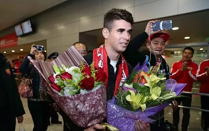 Oscar hoàn thành ước mơ ở châu Á