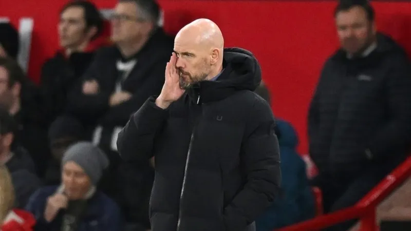 Erik ten Hag vẫn tự tin sẽ trụ lại lâu dài ở Old Trafford