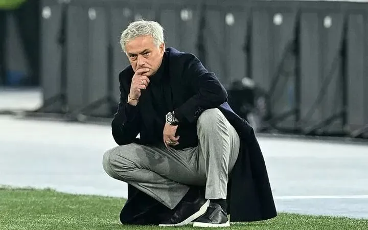 HLV Jose Mourinho bỏ túi đến 80 triệu bảng từ việc bị sa thải
