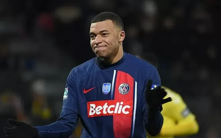Kylian Mbappe đưa ra 3 đòi hỏi khiến Madrid cũng bối rối