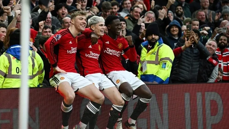 Bộ ba trẻ tuổi của Man United, Rasmus Hojlund, Alejandro Garnacho và Kobbie Mainoo