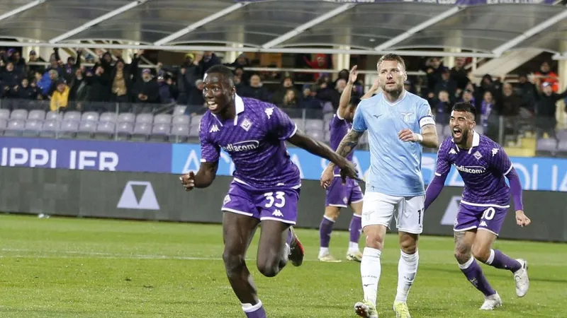 Michael Kayode (33) gỡ hòa cho Fiorentina