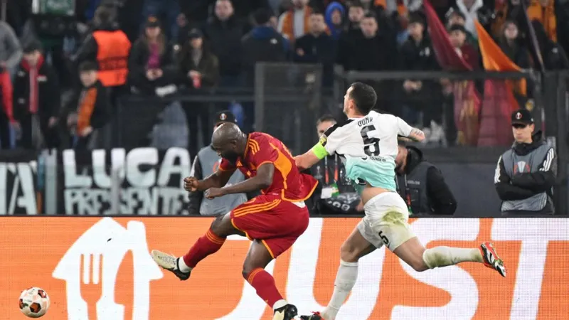 Pha ghi bàn của Lukaku trước Brighton