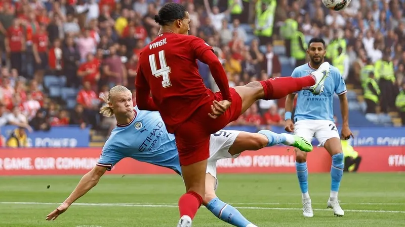 Van Dijk sẽ gánh trộng trách nặng nề khi vừa chỉ huy hàng thủ vừa kèm Haaland