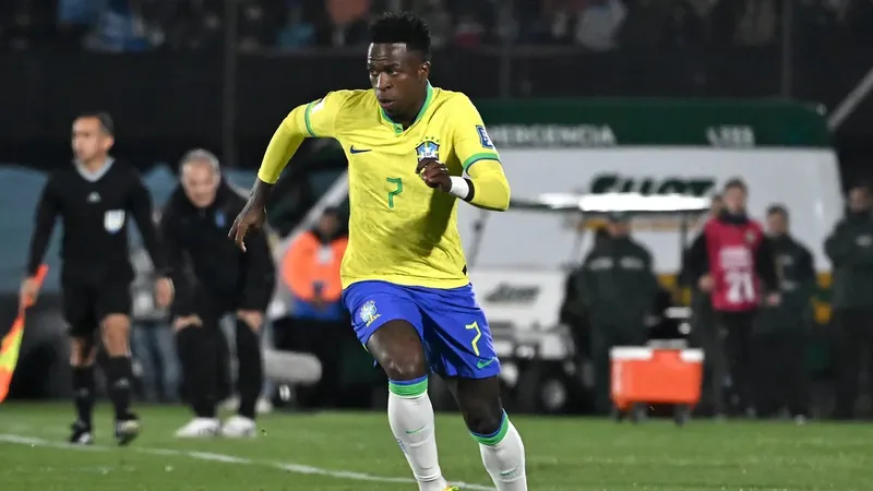 Vinicius Junior trong màu áo Brazil