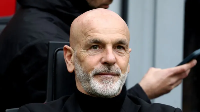HLV Stefano Pioli đã thuyết phục người hâm mộ Milan về thành tích đội bóng mùa này