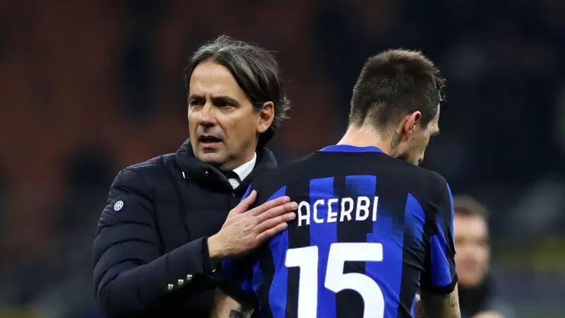 Francesco Acerbi may mắn thoát án kỷ luật