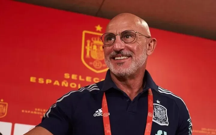 HLV Tây Ban Nha Luis de la Fuente đang bối rối vì La Roja có quá nhiều tài năng