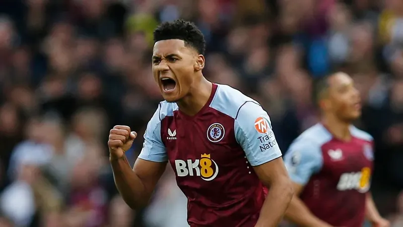 Ollie Watkins tỏa sáng với cú đúp trước Brentford