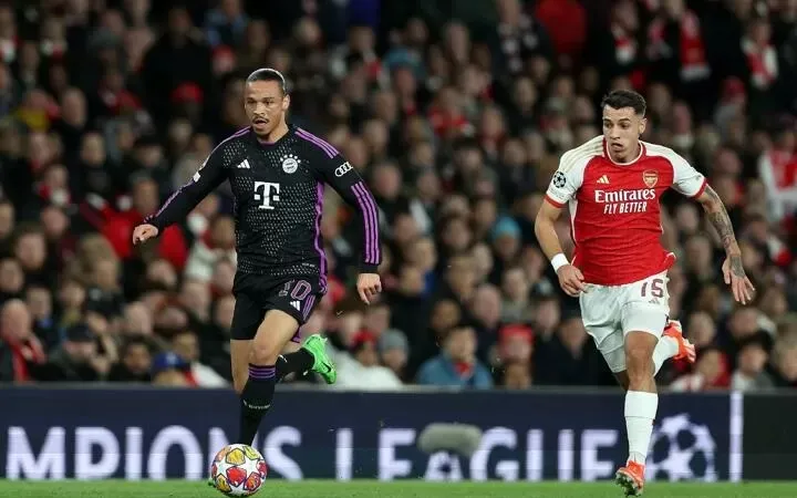 Leroy Sane (trái, Bayern) sẽ khiến hàng thủ Arsenal nếm trái đắng