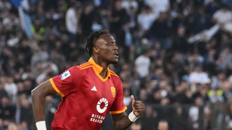 Tammy Abraham ghi bàn trở lại cho AS Roma