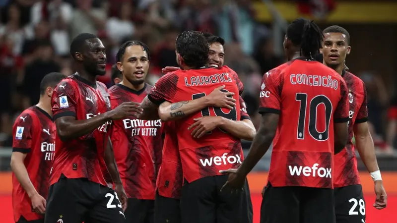 Các cầu thủ Milan tìm lại chiến thắng trong Ngày của Mẹ