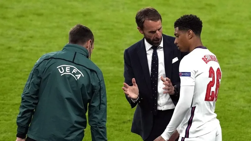 HLV Gareth Southgate và Jude Bellingham
