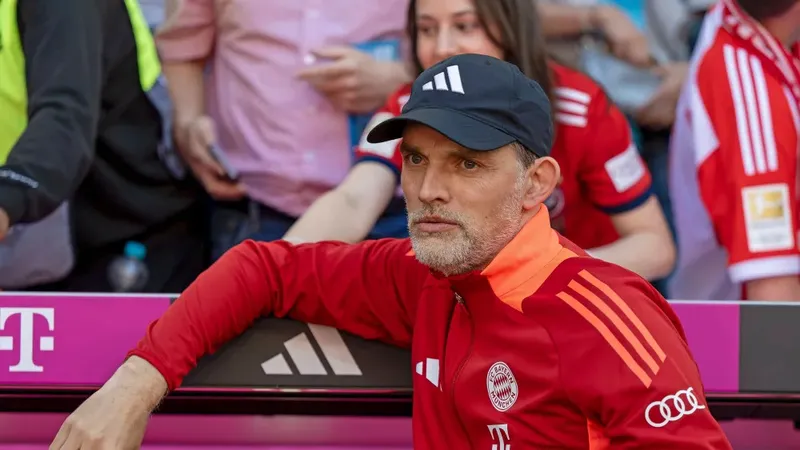 HLV Thomas Tuchel ra điều kiện để ở lại Munich