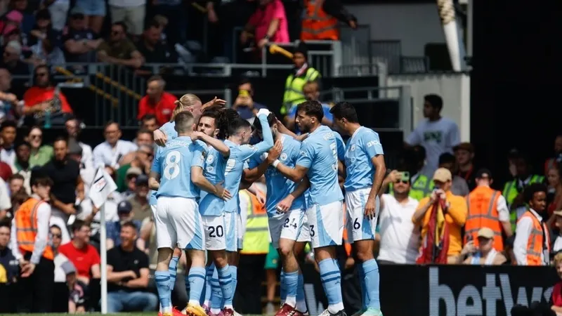 Man City nhiều khả năng đăng quang vô địch