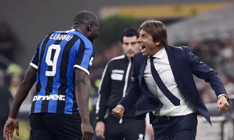 HLV Antonio Conte và tiền đạo Romelu Lukaku khi còn ở Inter Milan