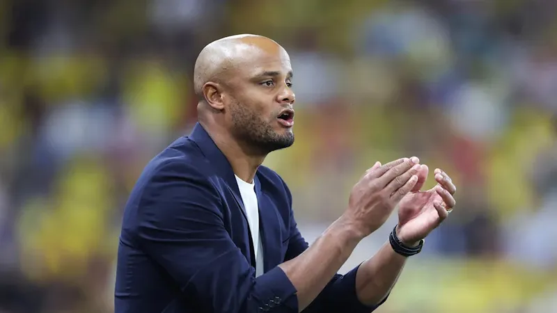HLV Vincent Kompany không được đánh giá cao ở Bayern