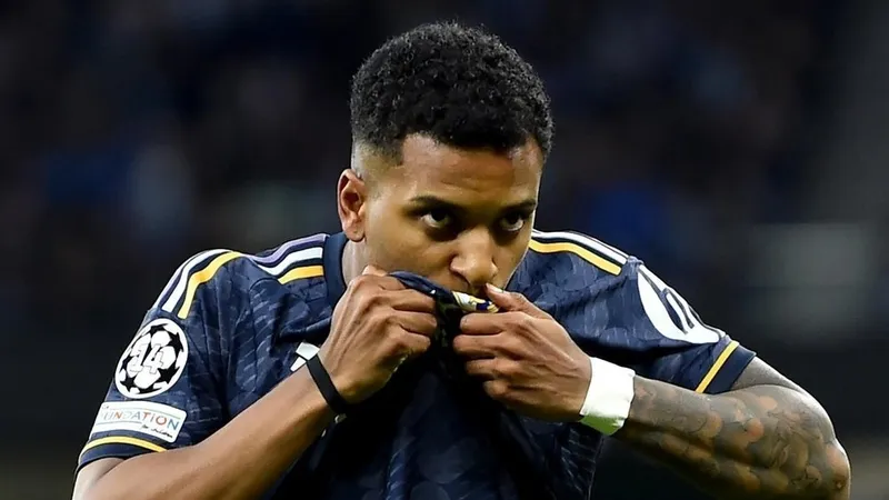 Tiền đạo Real Madrid Rodrygo đã phạm sai lầm khi trả lời phỏng vấn DAZN