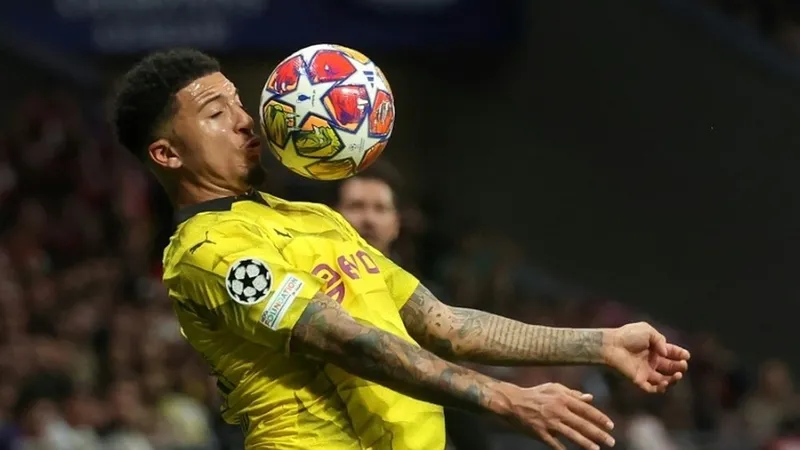 Jadon Sancho rất thân với Jude Bellingham