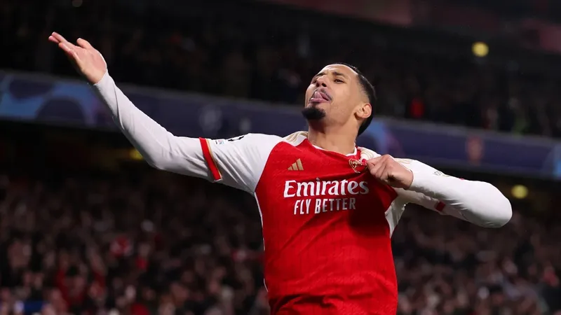 Trung vệ William Saliba đang chơi ngày một hay hơn