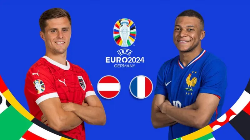 Kylian Mbappe (trái) quyết tâm tung lưới Áo trong trận ra quân