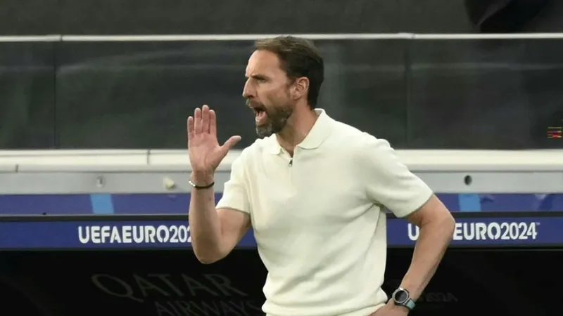 HLV Gareth Southgate thừa nhận áp lực