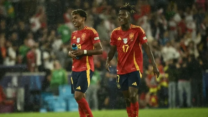 Lamine Yamal và Nico Williams được ví như 2 chiếc Ferrari của tuyển Tây Ban Nha