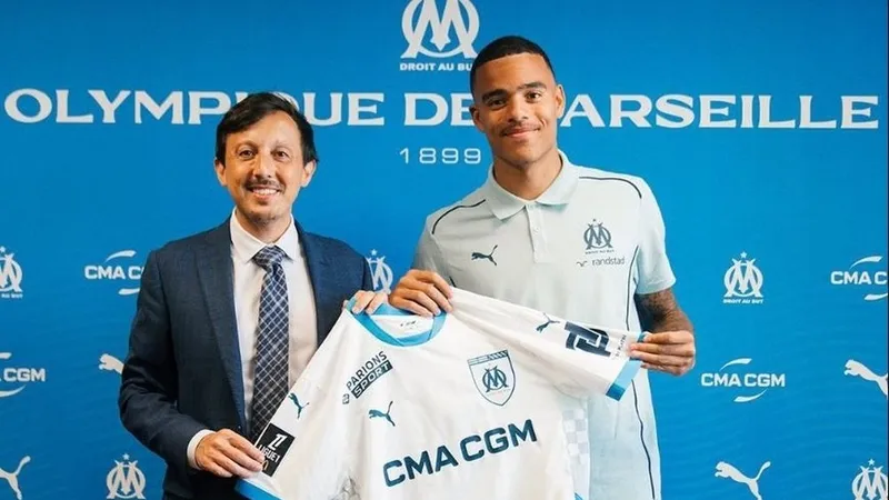 Mason Greenwood ký hợp đồng với Marseille