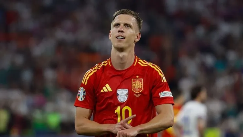 Dani Olmo chỉ muốn sang Barcelona
