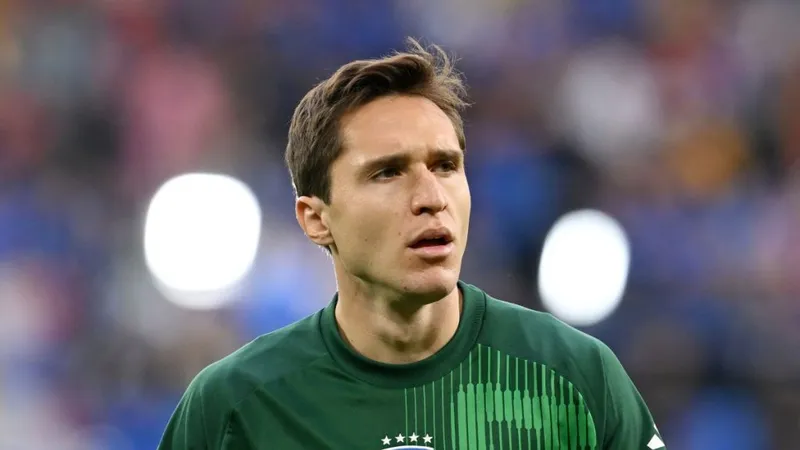 Federico Chiesa là nạn nhân đầu tiên của Thiago Motta