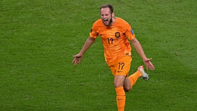 Daley Blind xứng đáng là huyền thoại của bóng đá Da cam